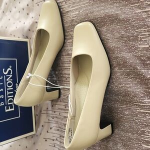 Basic Editions Women's Taupe Heels